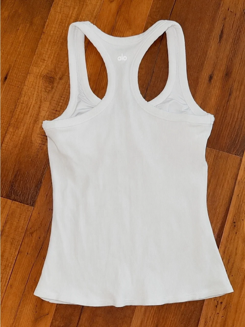 Excellent condition Pristine Alo Yoga Rib Support White Tank Medium